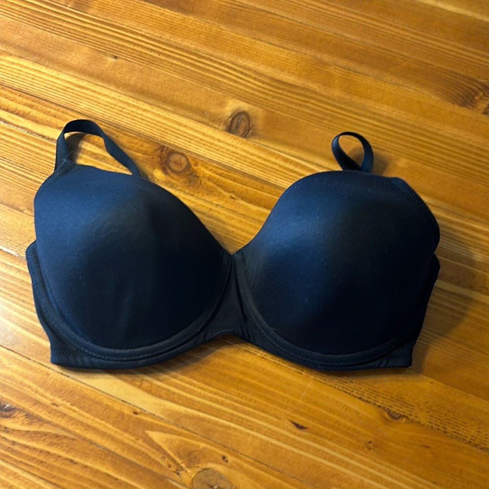 Dominique black underwire bra size 34DD
